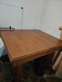 tavoloda cucina o altro