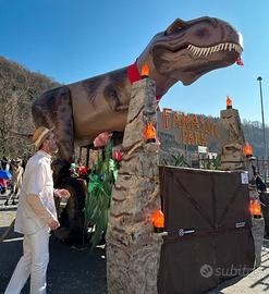 Carro allegorico Jurassic Park