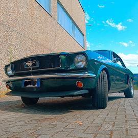 Ford mustang V8 epoca