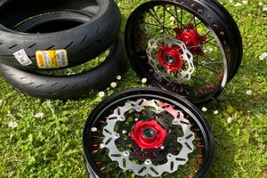 Cerchi motard personalizzabili