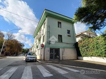 NEGOZIO A SAN SEVERO