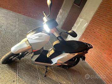 Tweet 50 nuovo 6 mesi