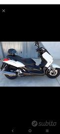 Yamaha x-max 250
