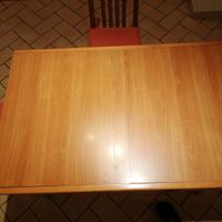 Tavolo allungabile cm. 80x120-180 + 5 sedie