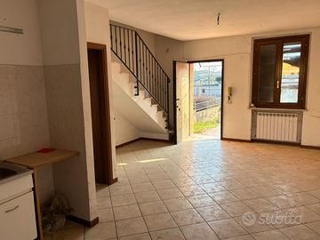 A 6 Km.da Quinzano D'Oglio- Con giardino -