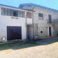 CASA TRICAMERE E BISERVIZI: garage e scoperto d...