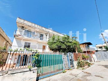 Villa bifamiliare Giugliano in Campania (Lago Patr