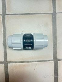 Raccordi plasson compressione manicotto 32x32