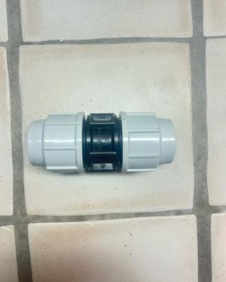 Raccordi plasson compressione manicotto 32x32