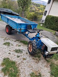 Trattore agricolo 
