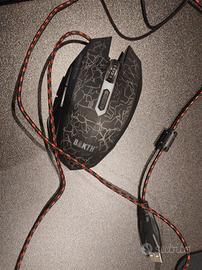 tastiera e mouse gaming retroilluminata