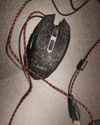 tastiera e mouse gaming retroilluminata