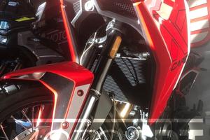 Moto Morini X-Cape 700 E5+ rossa cerchi a raggi