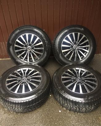 Cerchi in lega da 17''+ Gomme Invernali Scorpion