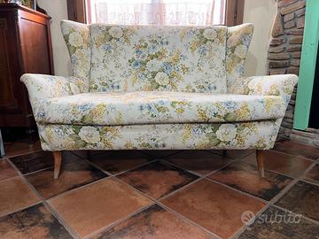 Divano vintage floreale anni ’60/’70