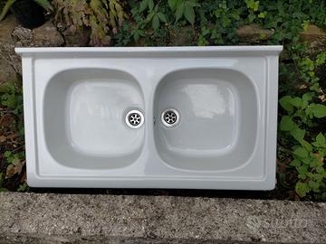 lavello con due vaschette