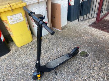 Monopattino Lexgo P8 per ricambi non funzionante