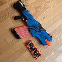 Fucile Nerf Rival a batterie con palline di gomma
