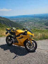 triumph Daytona 675 (2006) - sporched yellow