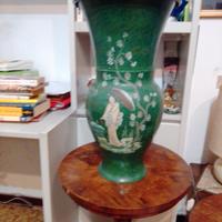 Vaso  in stile orientale in metallo 
