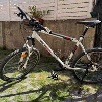 Bicicletta MTB Btwin Rockrider 5.3