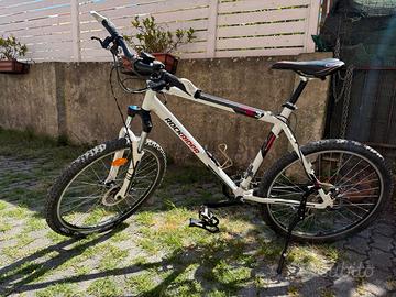 Bicicletta MTB Btwin Rockrider 5.3