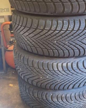 Kit cerchi e gomme Audi A4  205/55/16 pirelli inve