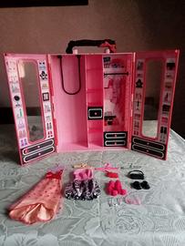 Armadio di barbie
