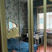 Armadio 6 ante con  specchi e luci sopra bianco