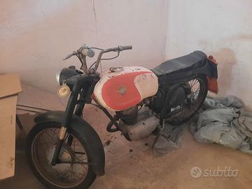 moto MV Augusta d'epoca anni 70