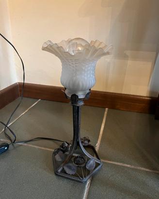 Lampada da tavolo in ferro battuto