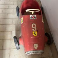macchinina ferrari a pedali