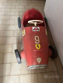 macchinina ferrari a pedali