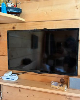 Tv LG led HD nero 24 pollici, (wifi).