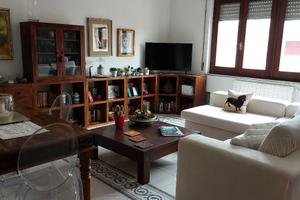 Quadrivano e locale commerciale sottostante