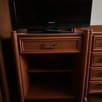 Mobile basso con cassetto