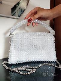 Borsetta di perline bianche trasparenti. Handmade 
