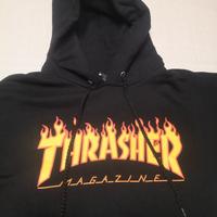 Felpa nera marca Thrasher