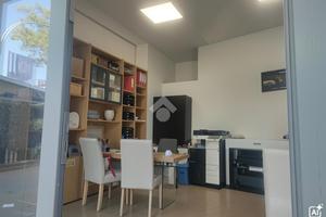 NEGOZIO A FORLÌ