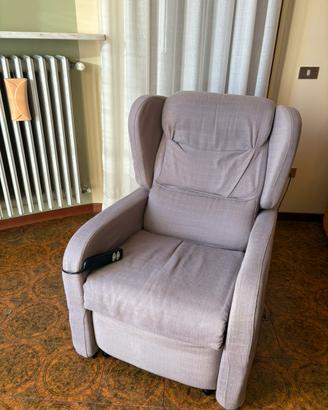Poltrona alzapersona elettrica reclinabile 130 kg