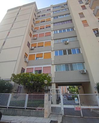 5 vani con posto auto zona dei nebrodi