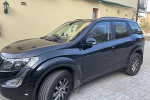 Mahindra HUV 500 AWD W8