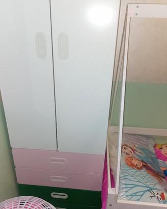 Armadio per cameretta a ponte più letto Montessori