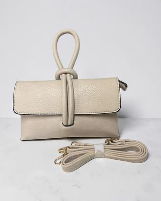 Borsa elegante beige chiaro con tracolla nuova
