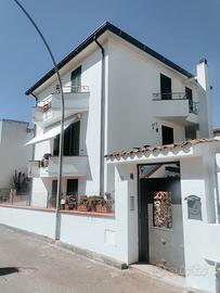 Casa singola con giardino