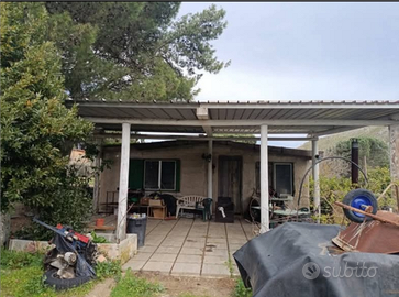 Casa di campagna con terreno