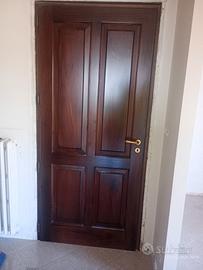 Porte interne in legno massello vetrate