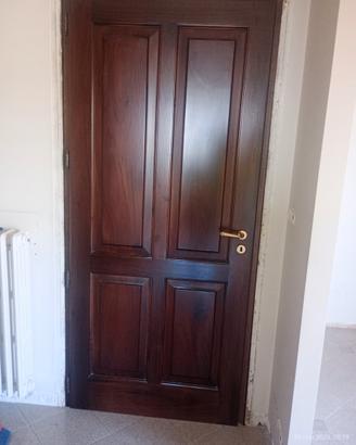 Porte interne in legno massello vetrate