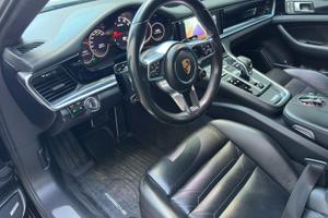 PORSCHE Panamera 2017