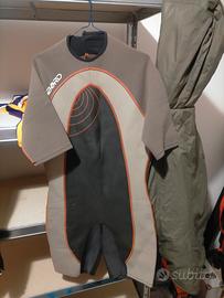 muta da snorkeling/surf